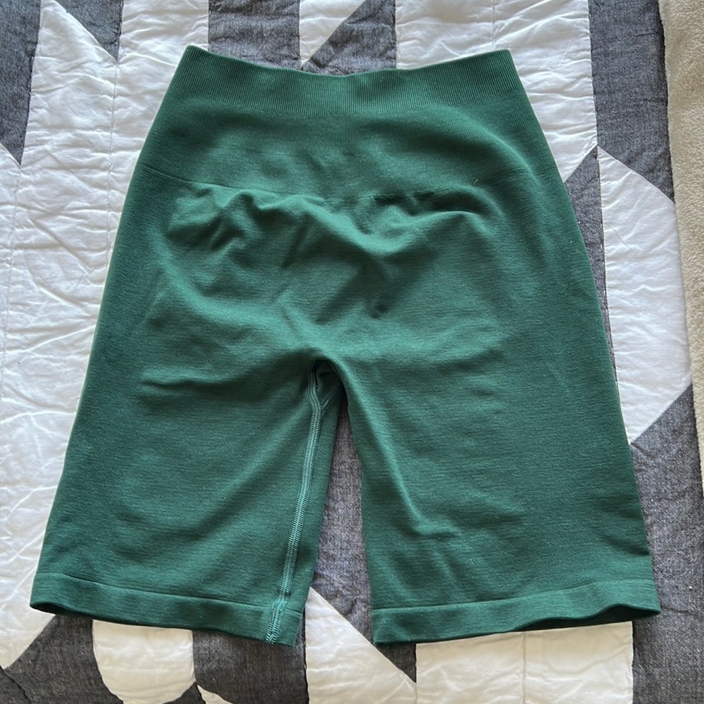 Alphalete amplify biker short